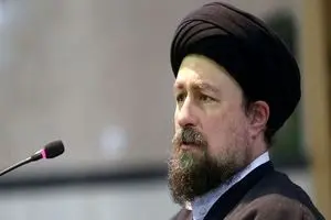 راهی جز فشردن دست هایمان در دست یکدیگر نداریم